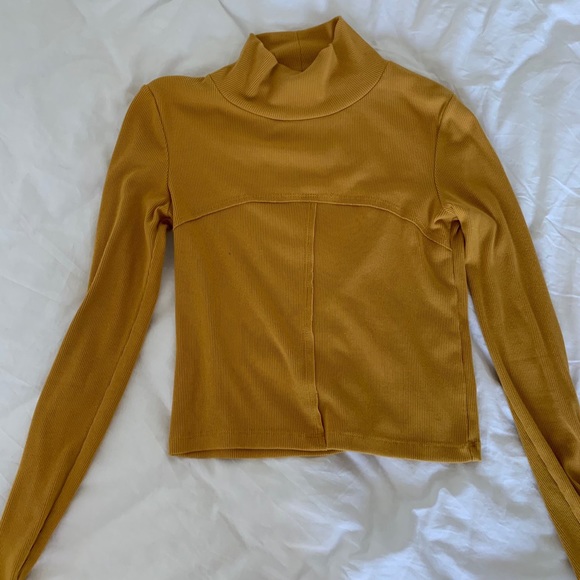 aritzia wilfred turtleneck in mustard yellow in XS - Picture 3 of 3